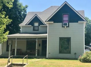 923 W Iowa Ave, Chickasha, OK 73018