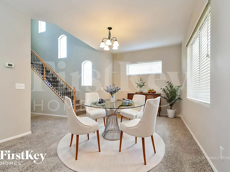 10552 Lessona St — Photo 6