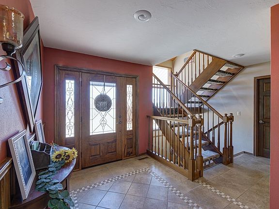 4th image of 2801 Valley View Dr