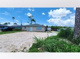 1569 Maple Dr, Fort Myers, FL 33907