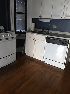 Sold by Manhattan Flats | media 26