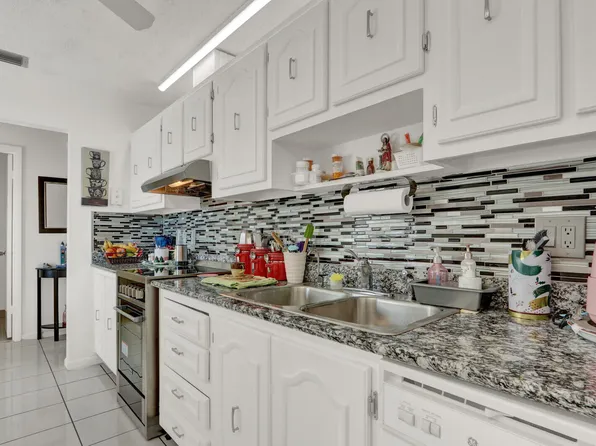 615 Laconia Circle #A, Lake Worth, FL 33467