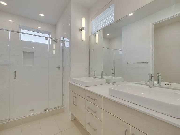 23115 NE 8th St — Photo 11
