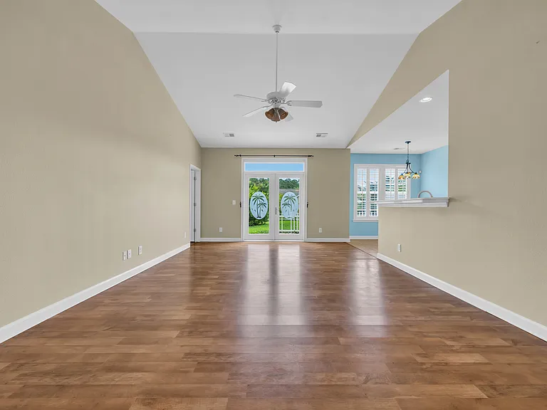 101 Zinnia Dr — Photo 20