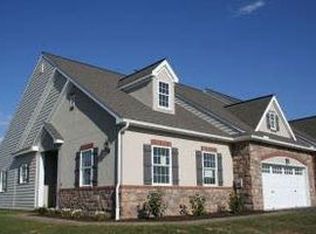 109 Winterberry Ct, Lititz, PA 17543