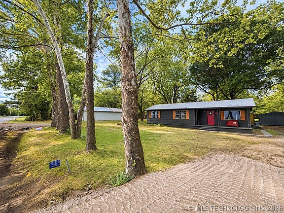 2nd image of 599 Bower Rd