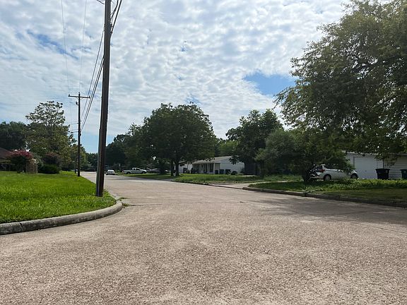 5th image of 5826 Black Oak Dr
