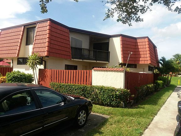 2nd image of 3863 Victoria Dr