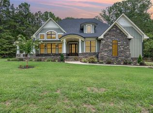 5004 Harvestview Dr, Mebane, NC 27302