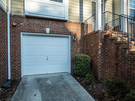 2nd image of 232 Balaban Cir