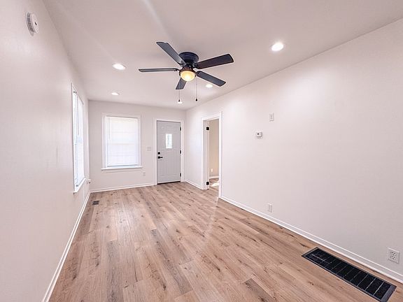 3rd image of 611 E Hall St