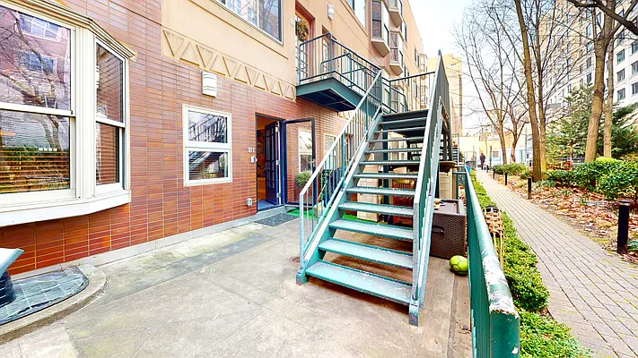 Sold by Harlem Lofts | media 19
