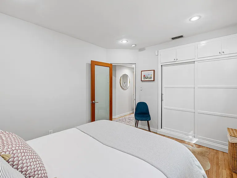 7103 Earldom Ave — Photo 2