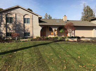 4875 Parview Dr, Clarkston, MI 48346