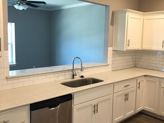 5th image of 1271 N Carriage Way