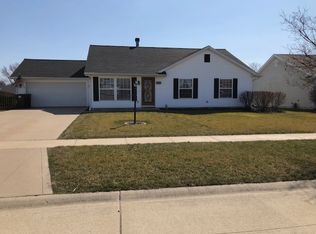 605 Bluestem Dr, Saint Joseph, IL 61873
