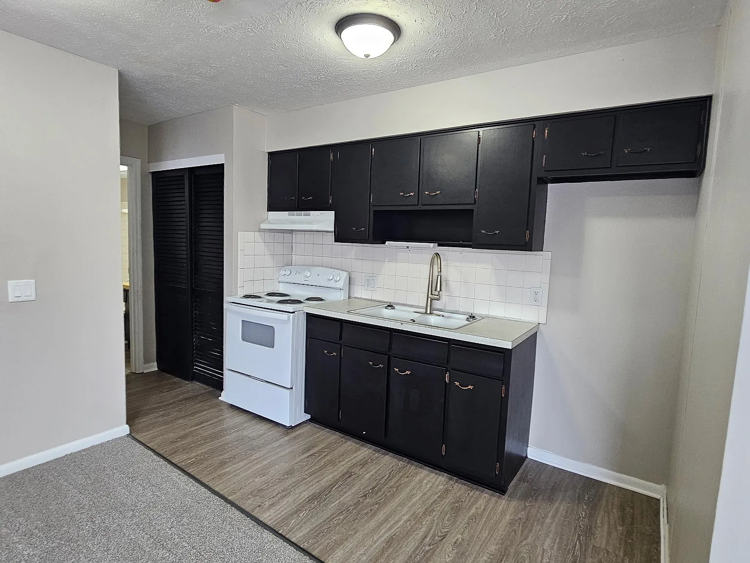1 bed, $650 — Photo 1