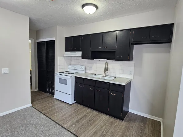 1400 Yale Ave NW #10, Canton, OH 44703