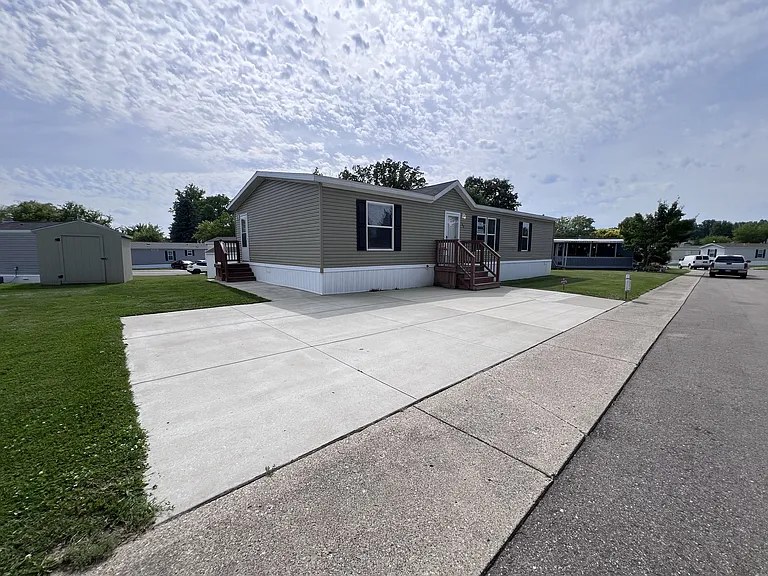 60 Locust Ave #60 — Photo 20