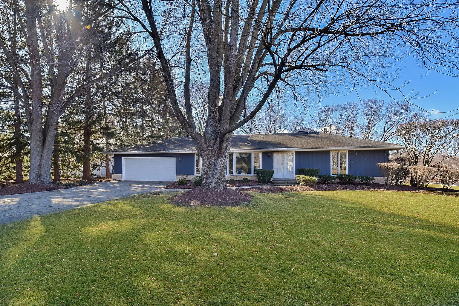 8S526 River Dr photo 1