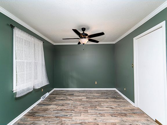 5th image of 9 Rosemary Dr