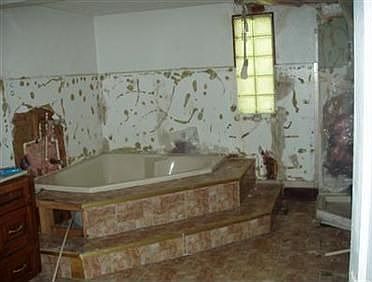 5th image of 12109 Castlewood Ave