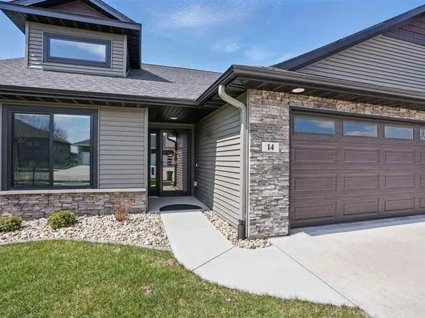 14 Lazy Brook Dr, West Branch, IA 52358