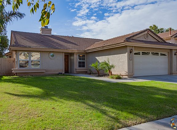 3rd image of 2401 Sandalwood Dr