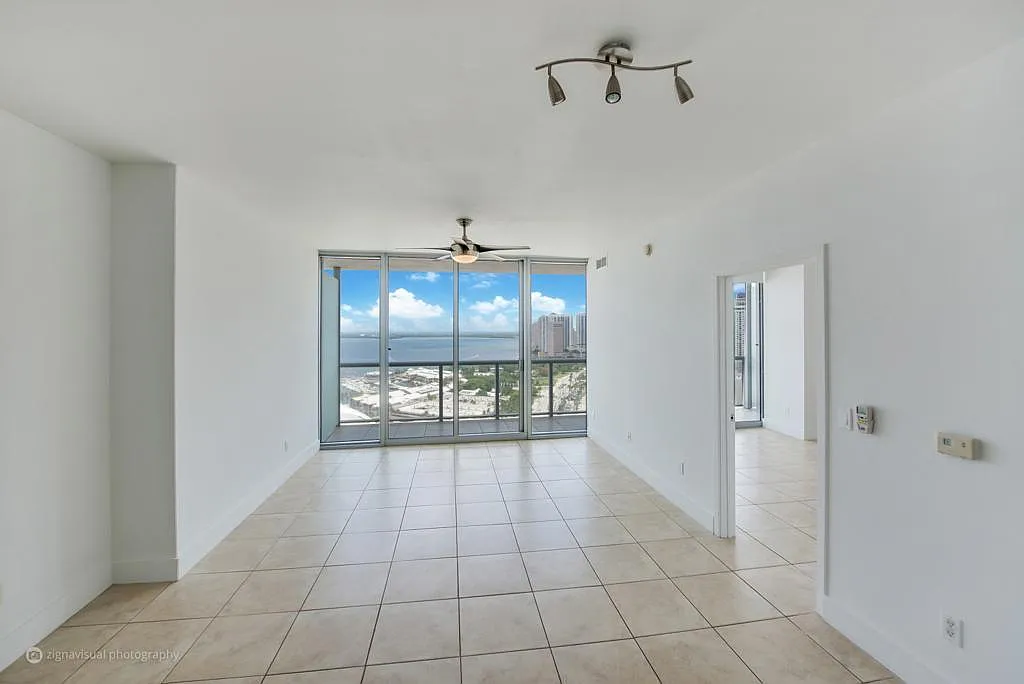 888 Biscayne Blvd — Photo 4