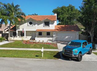 6500 W Falcons Lea Dr, Davie, FL 33331