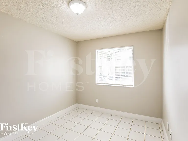 13921 SW 173rd Ter — Photo 10