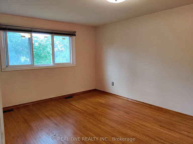 93 Southdale Dr #UPPER — Photo 9
