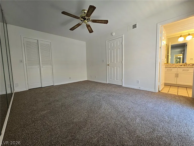 1421 Santa Margarita St #G — Photo 19