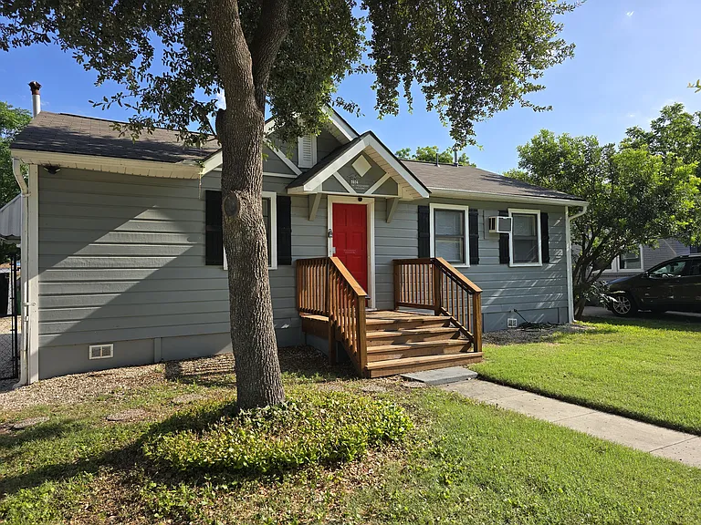 1614 W Hollywood Ave — Photo 4