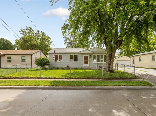 1219 N 20th St, Council Bluffs, IA 51501