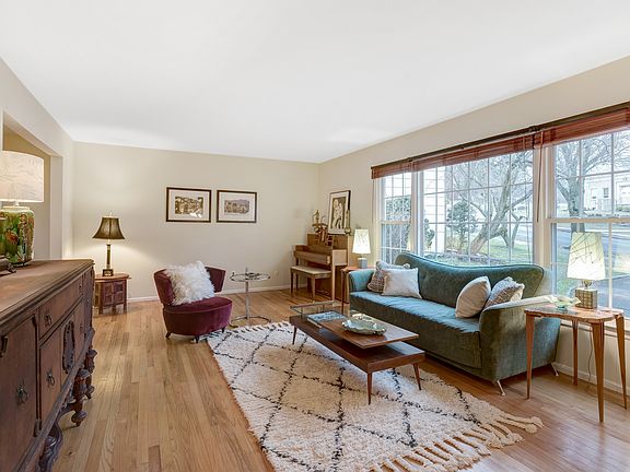 2nd image of 73 Montrose Ave
