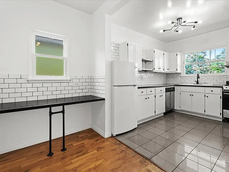 1029 S Westmoreland Ave #201 — Photo 1