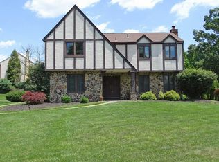 33 Meer Dr, Langhorne, PA 19053