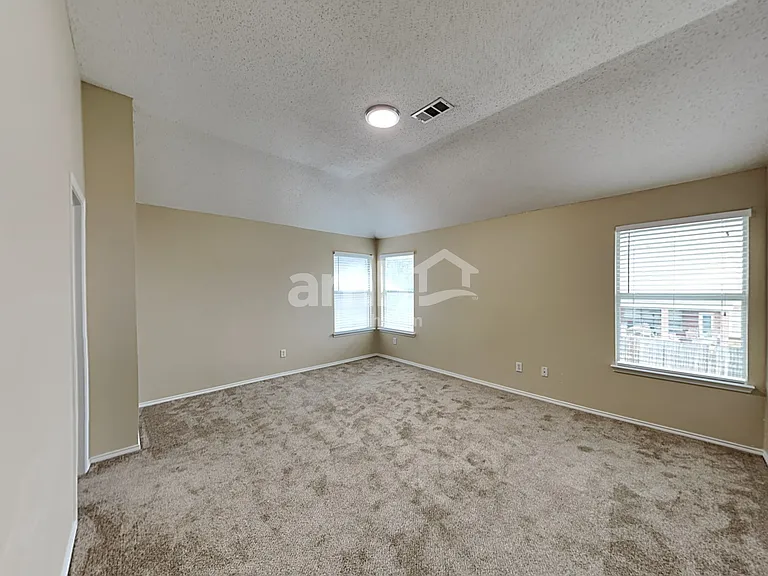 316 Stormydale Ln — Photo 11