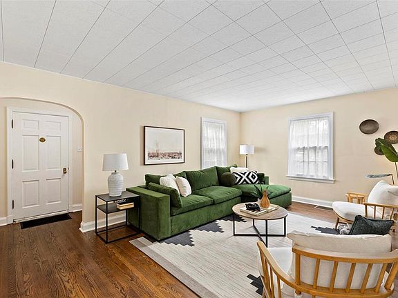 2nd image of 124 Park Ave