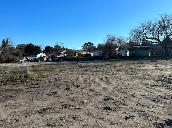 2411 Ferabee Street, Morehead City, NC 28557