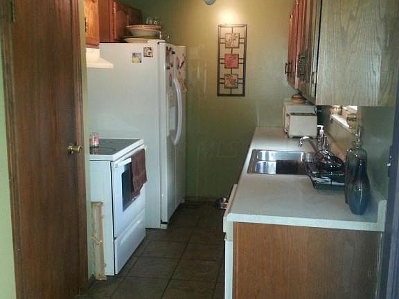 4th image of 591 Annette Ct