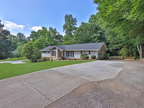 4th image of 3847 Viking Ct