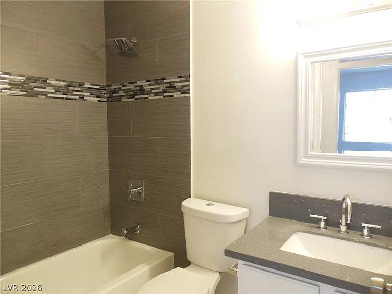3305 Surfline Dr — Photo 16