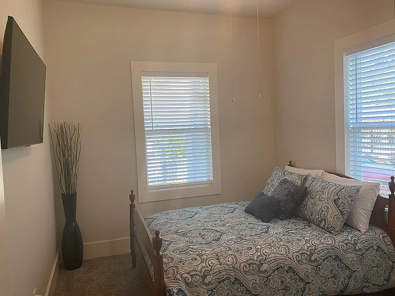 2708 Winbern St — Photo 7