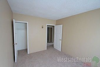 5th image of 3000 W Victory Blvd