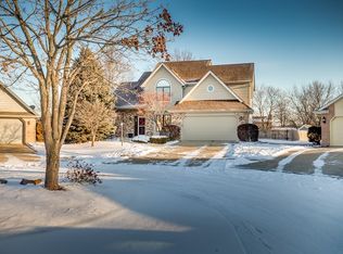 10926 Mill Lake Cv, Fort Wayne, IN 46845