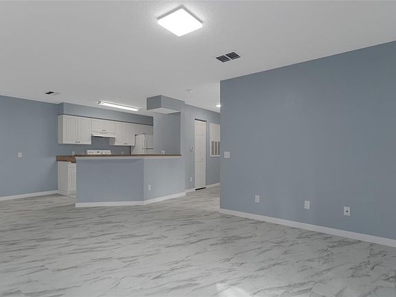 4th image of 5908 Brickleberry Ln Unit 106