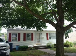 34 Westmoor Ter, West Roxbury, MA 02132