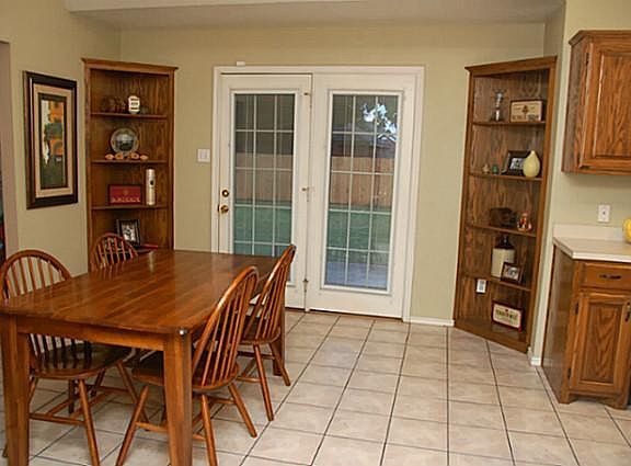 2nd image of 6417 Twin Oaks Dr